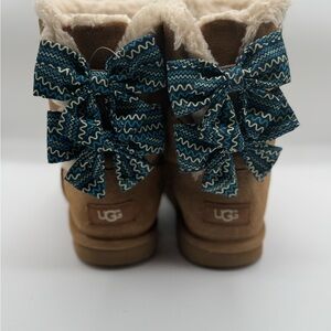 UGG Bailey Bow Squiggles